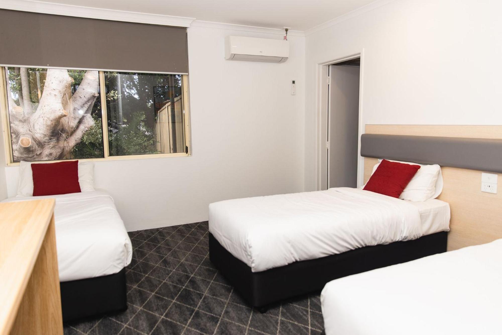 Lakeview Hotel Motel Shellharbour Exterior photo